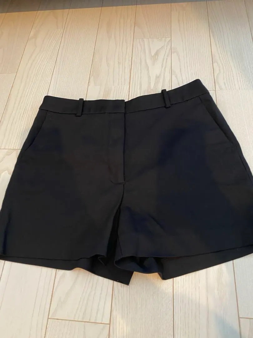 Thumbnail of Women's shorts
