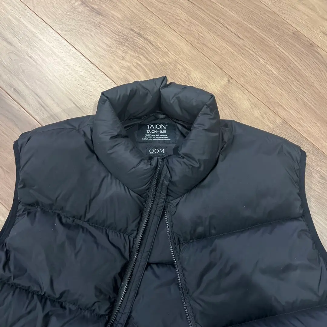 美品【TAION × OOM】別注 ダウンベスト / ネイビー 3f57430cebca6c3fc2c181a747bcf8