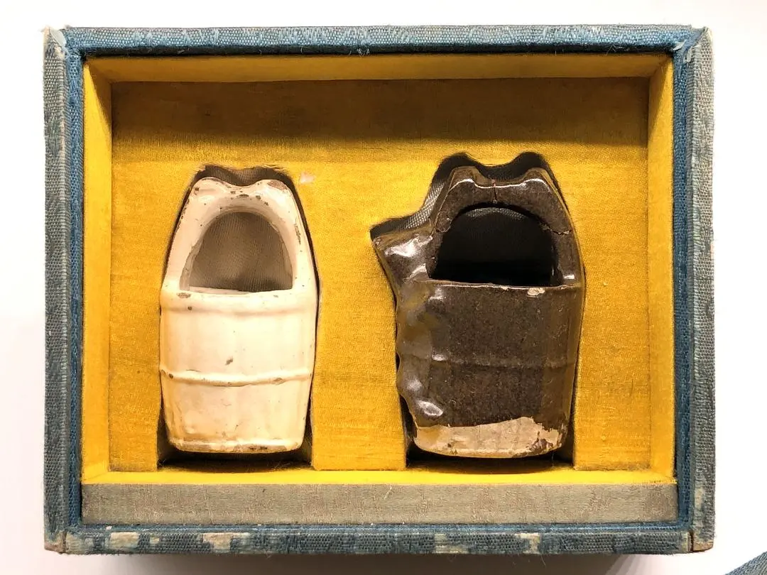 【 白釉・褐釉 対水滴 】 宋代 宋窯 化粧箱入り 中国古玩・骨董 白釉・褐釉對水滴】宋代宋窯化粧箱入中國古玩・骨董‐ Mercari 日本最大