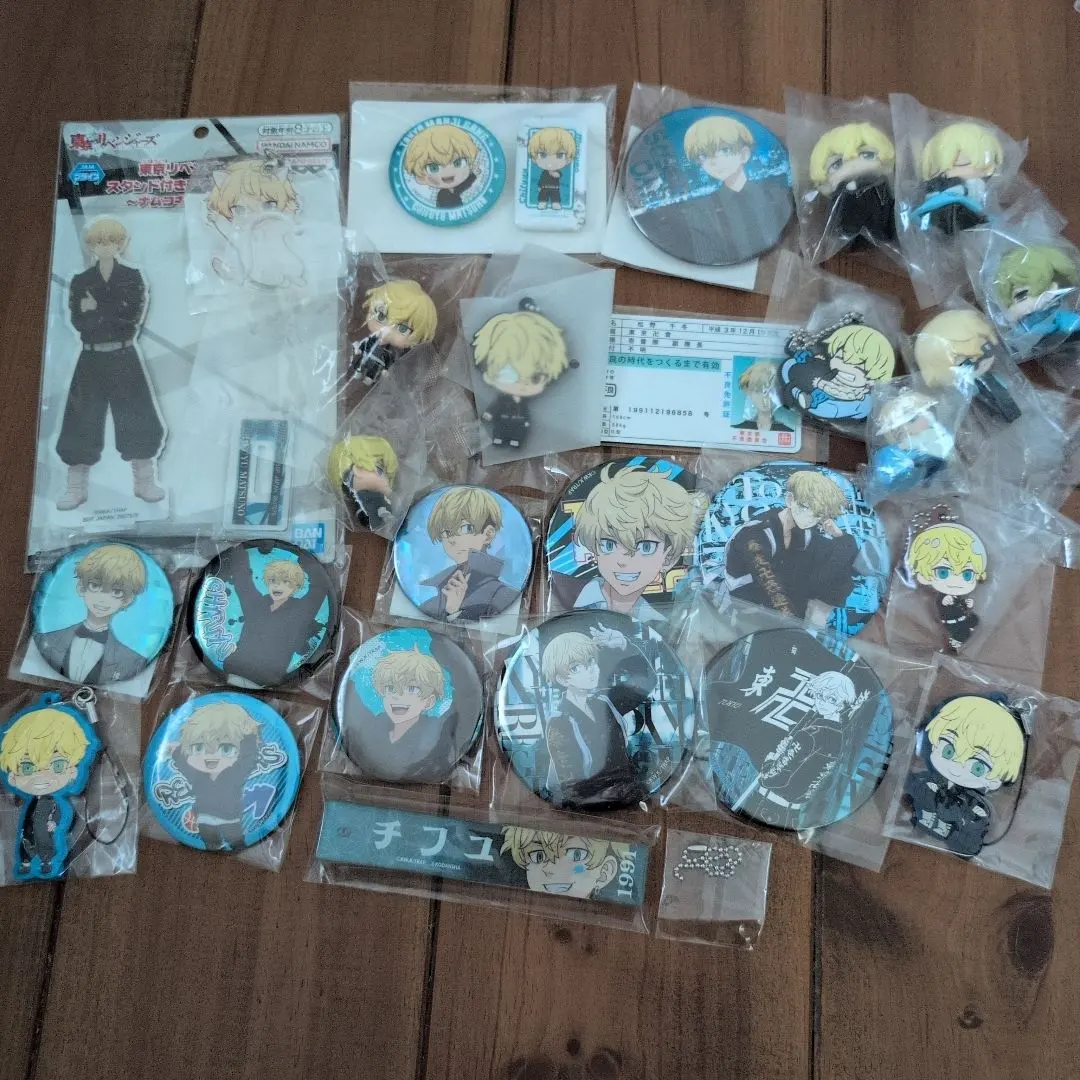 Thumbnail of Tokyo Revengers Chifuyu acrylic stand,缶 badges, figures, bulk sale