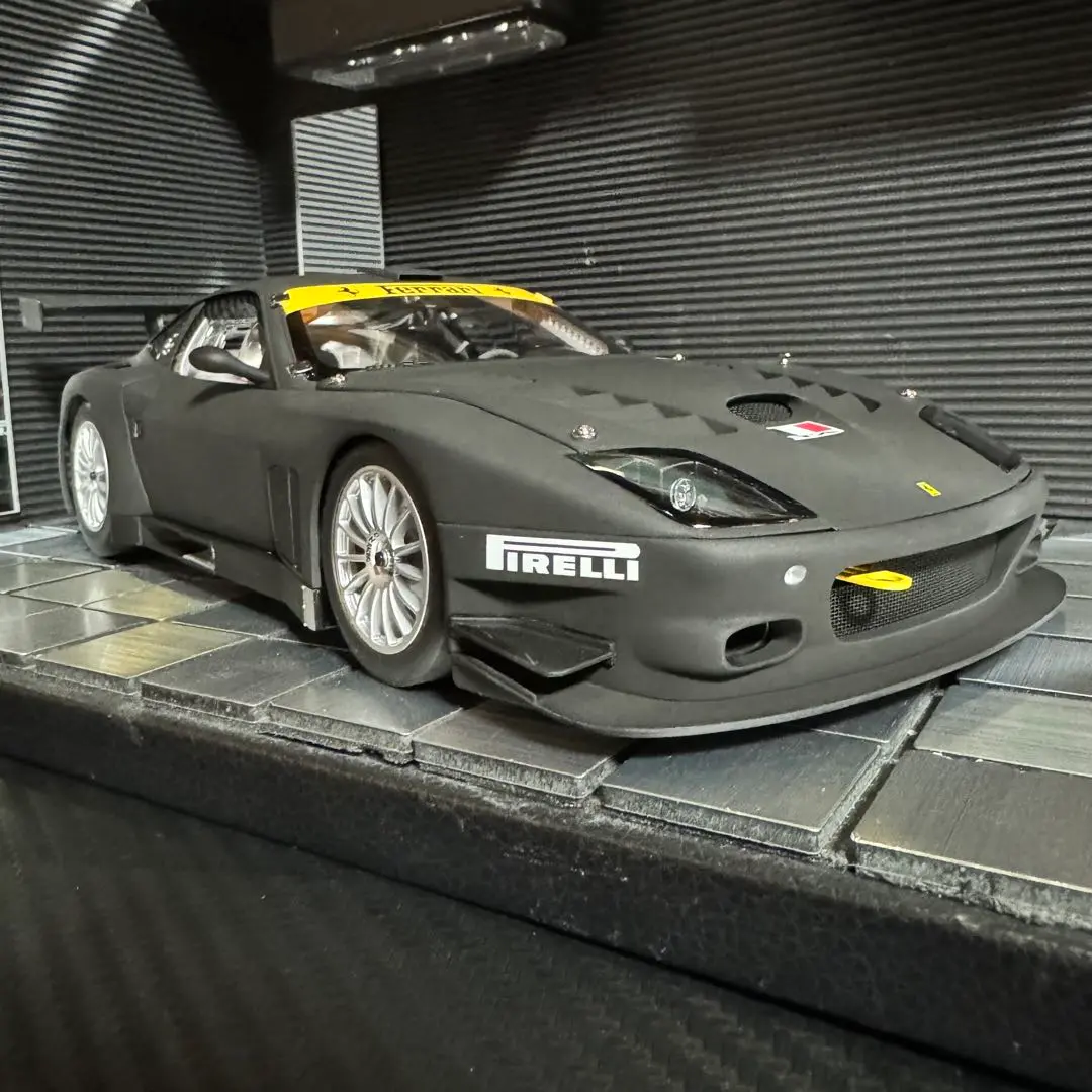 1/18 フェラーリ575GTC カスタム New 1:18 Kyosho Model Car Ferrari 575 GTC Evoluzione Red