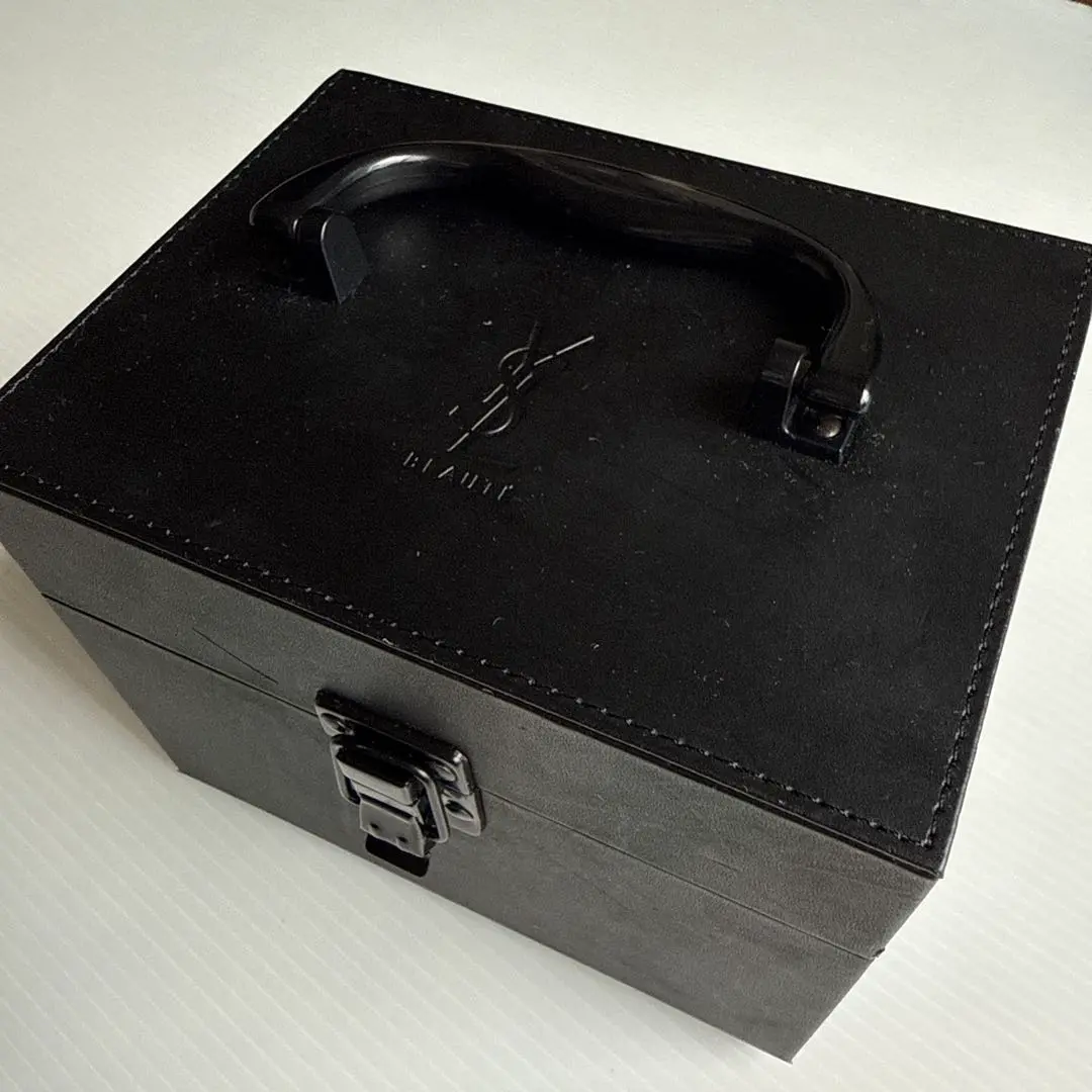 イヴサンローラン メイクボックス BOX バニティバッグ　ノベルティ 黒 イヴサンローラン メイクボックス BOX バニティバッグ