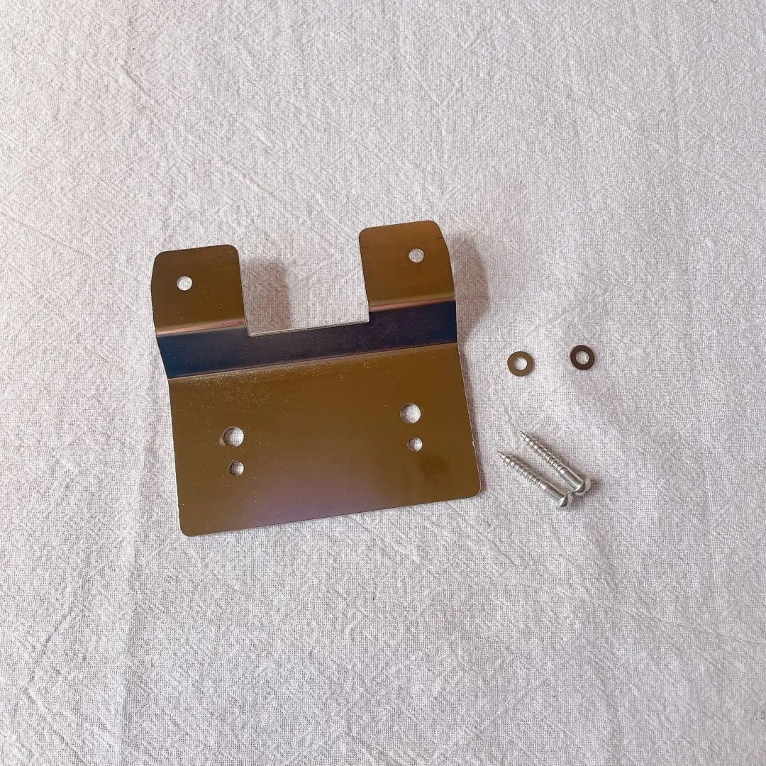 Thumbnail of Can anyone identify this part? Metal fitting, plate.