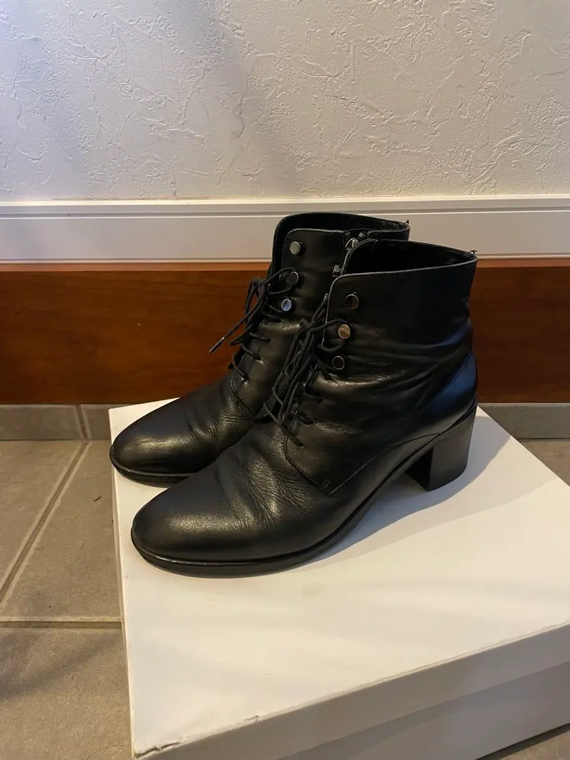 Thumbnail of Genuine Leather Black Booties Heels 6.5cm 38 (24cm)