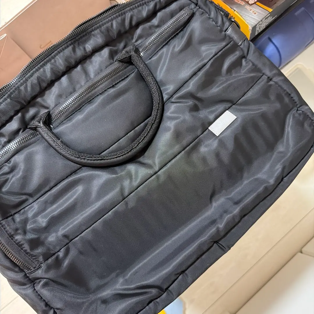 Thumbnail of MOU Black Business Bag