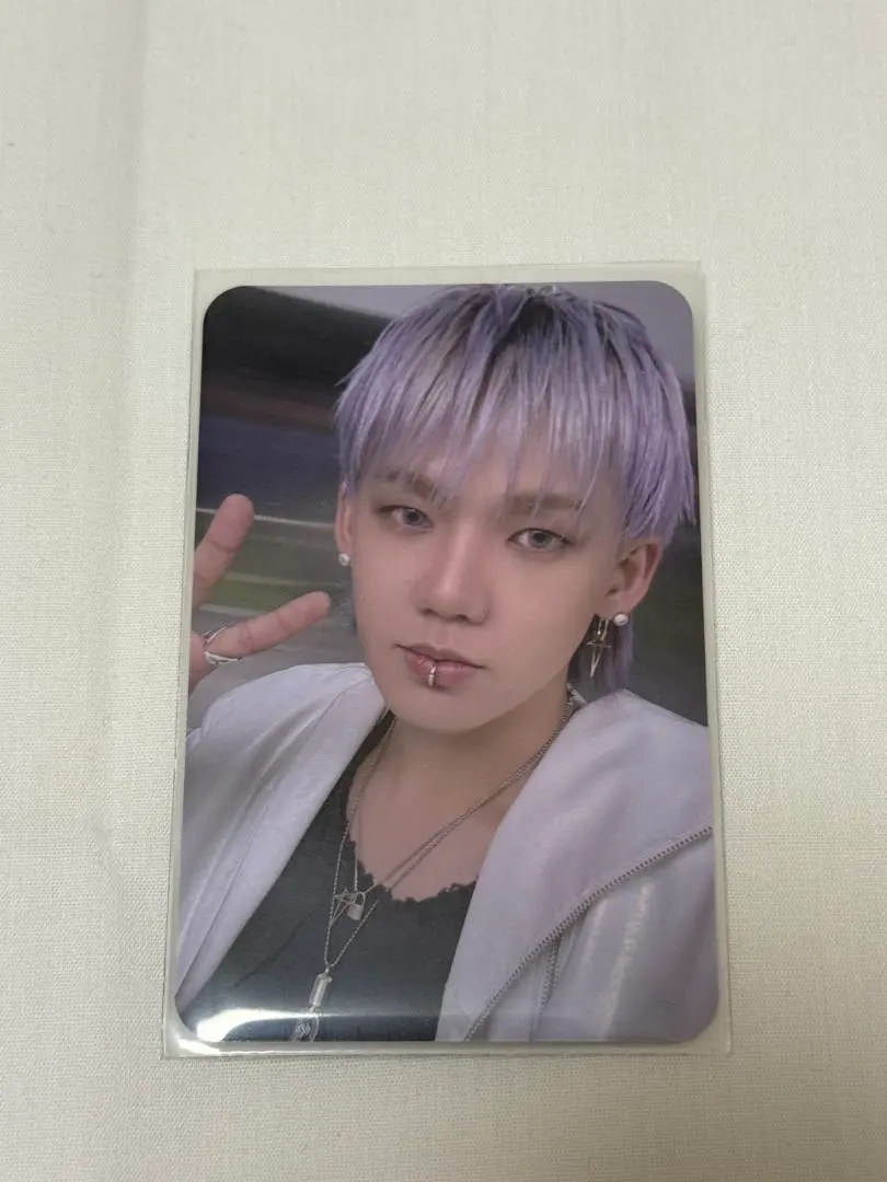 Thumbnail of TREASURE LOVE PULSE Trading Card Hyunsuk Benefit