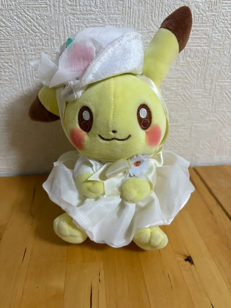 フォトジェニックイースター　ピカチュウ メスピカチュウ ぬいぐるみ　2022 Amazon.co.jp: ポケモンセンターオリジナル ぬいぐるみ Pokémon