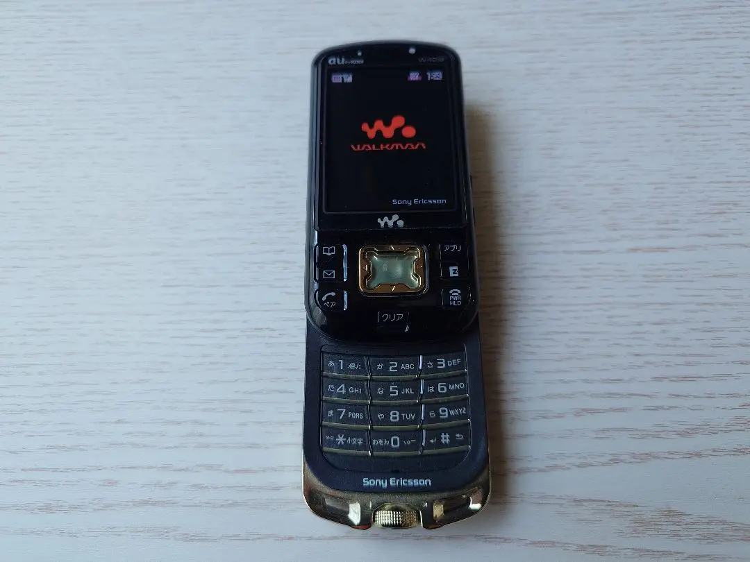 【レア】2台セット　ソニーエリクソン　ウォークマン携帯　W42S 人気のホワイト レア】2台セット ソニーエリクソン ウォークマン携帯 W42S 人気