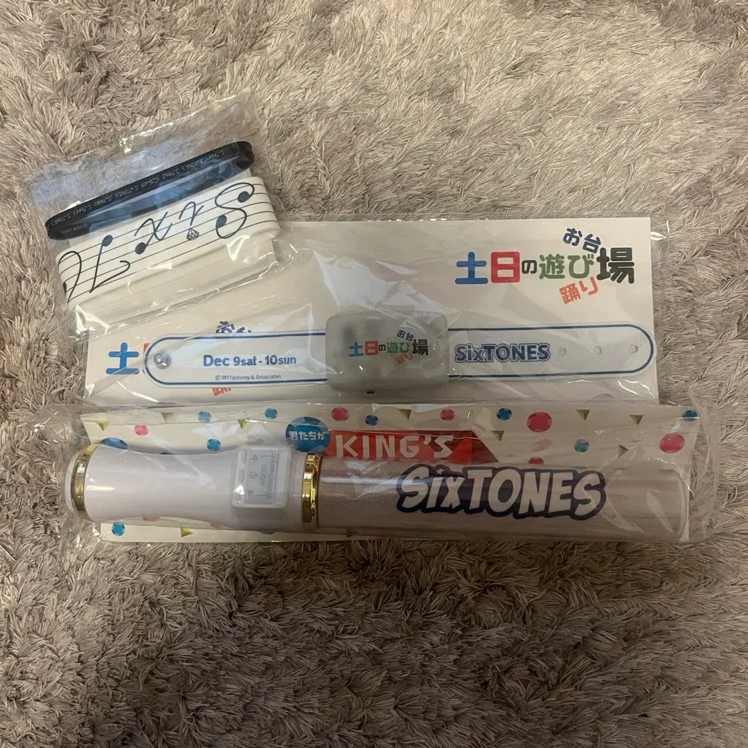 SixTONES ペンライト　サマステ Amazon.co.jp: SixTONESペンライト4本 : 産業・研究開発用品