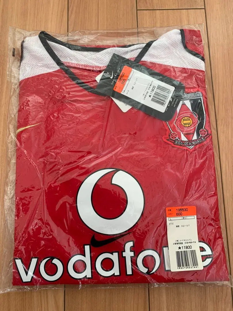 【タグ付き未開封】浦和レッズ 2005年 XXL ユニフォーム vodafone タグ付き未開封】浦和レッズ 2005年 XXL ユニフォーム vodafone