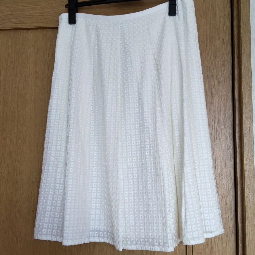 卓薩迪的棉質刺繡裙 的縮圖