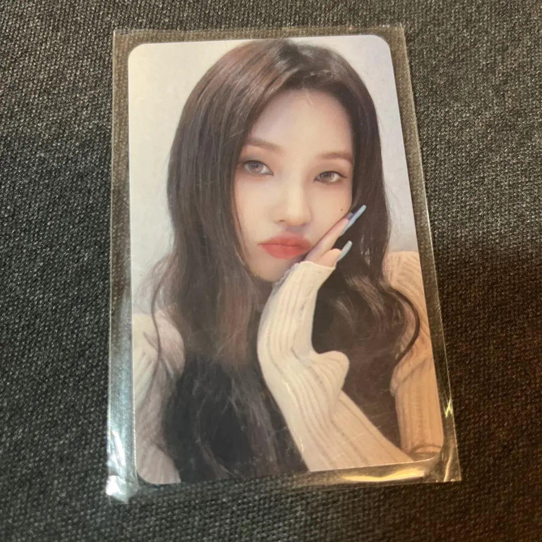 Thumbnail of G-idle Soyeon special MD trading card