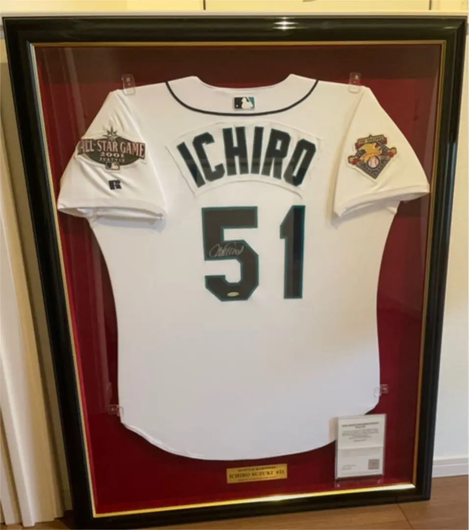 イチロー サイン入り ユニフォーム 証明書付き ヤンキース イチロー サイン入り ユニフォーム 証明書付き ヤンキース