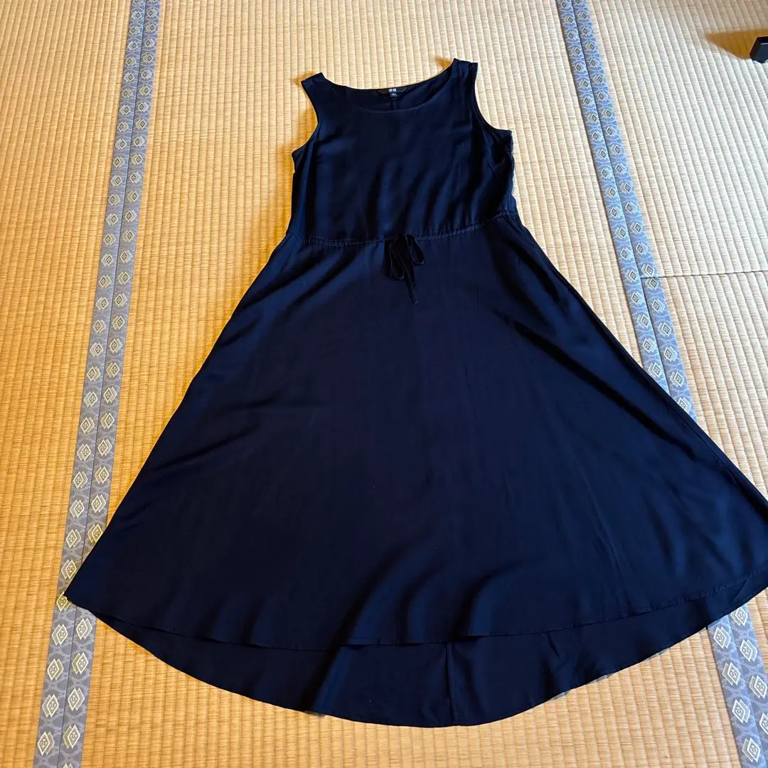 全新、未使用UNIQLO無袖洋裝 的縮圖