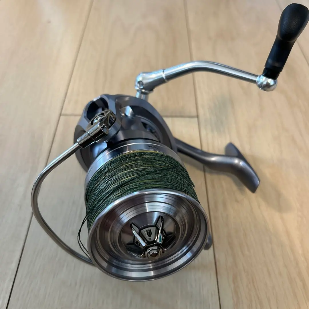 Daiwaリール　GRANDSURF 35 シルバー 収納袋付き　2台セット！ DaiwaリールGRANDSURF 35 シルバー 収納袋付き2台セット！