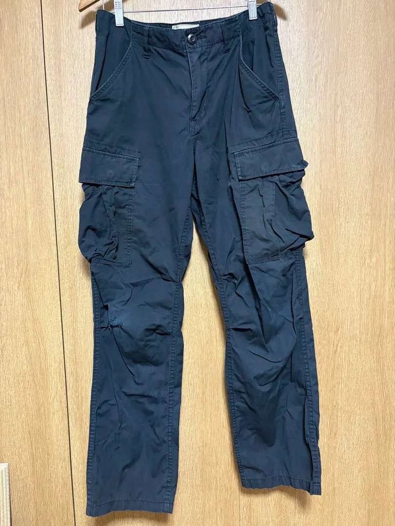 Thumbnail of Black cargo pants, size M
