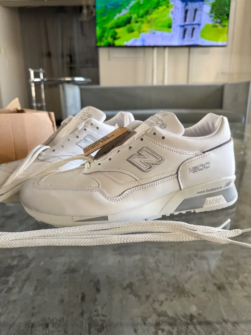 ニューバランス1500 ホワイトレザー　新品 27 5cm 新品 ニューバランス M1500 WHI オールレザー イギリス製