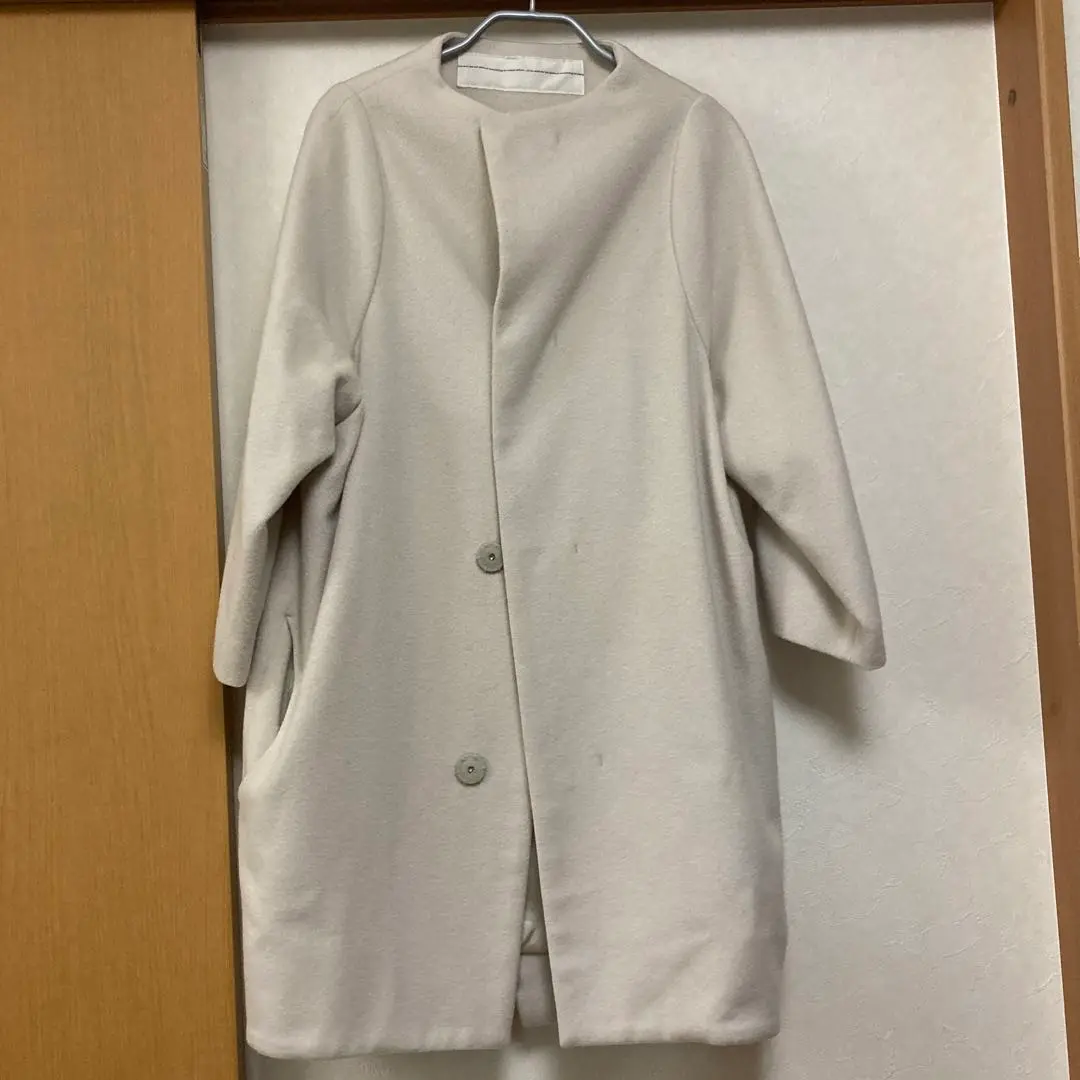 【美品】ニトカ　ウール×ファー切り替え　ドッキングノーカラーロングコートFオフ白 ◇ファー取り外し2WAYカットメルトンロングコート【WEB限定