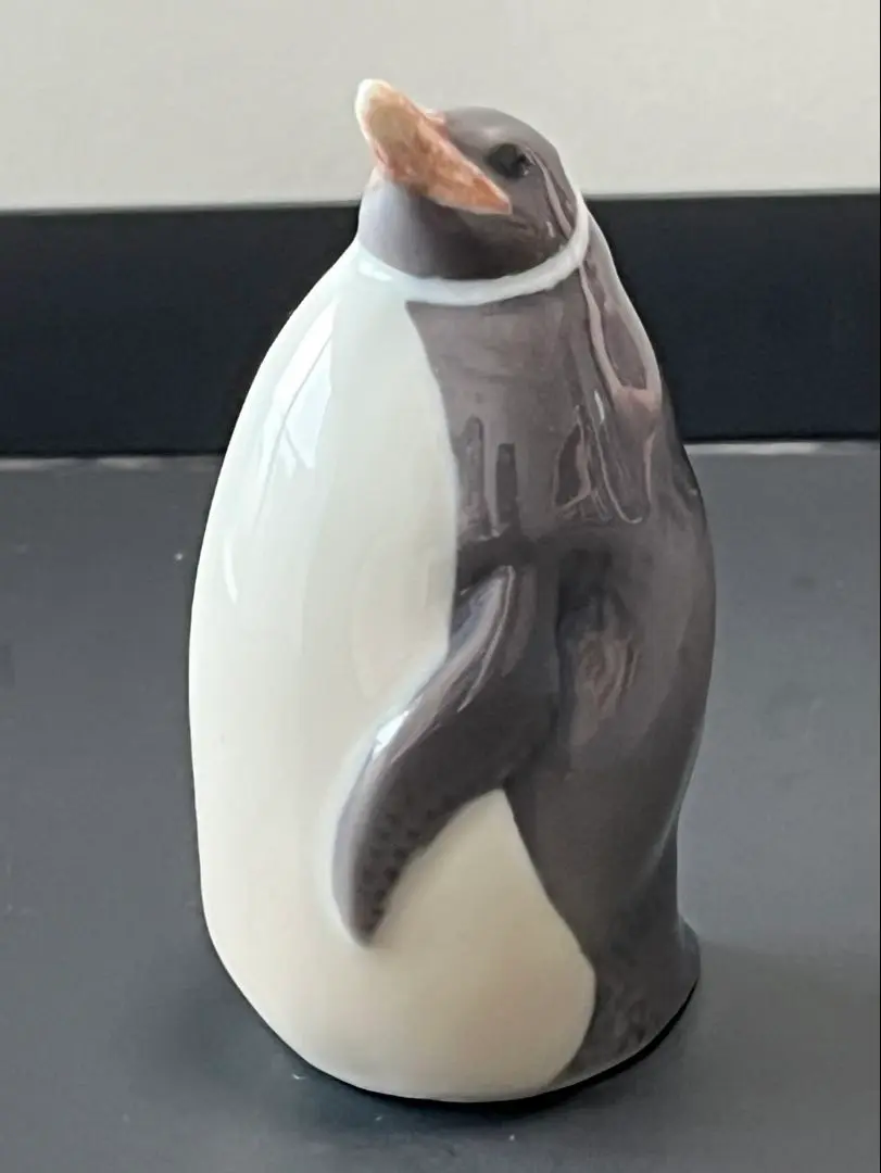 ロイヤルコペンハーゲン ブルーフルテッド柄 ペンギン フィギュリン　デンマーク製 Amazon.co.jp: ロイヤルコペンハーゲン ブルーフルテッド柄