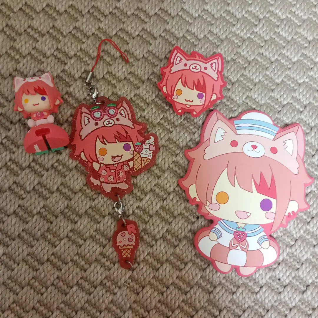 Thumbnail of StPri (Strawberry Prince) Rinu-kun mirror, rubber strap, clip, cable cover