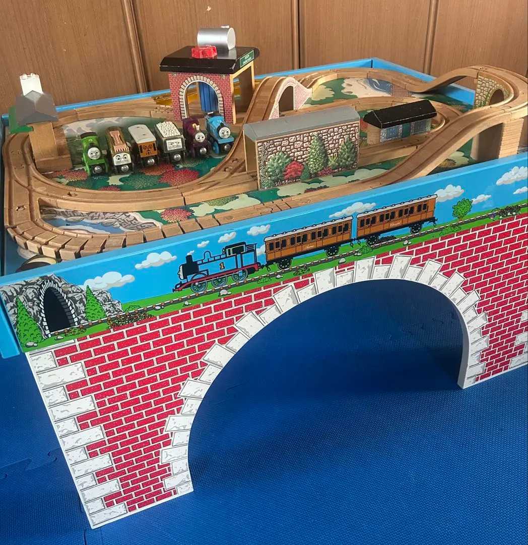トーマス　プレイテーブル　木製トーマス　おまけ付き✨ きかんしゃトーマス 木製プレイテーブルS (ラーニングカーブ社
