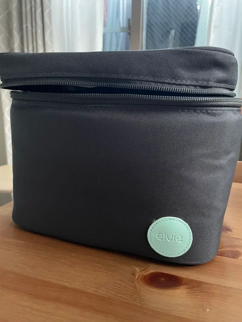 Elvie curve シリコン手動、ハンズフリー搾乳機 Elvie Curve: Manual Expression Breast Pump