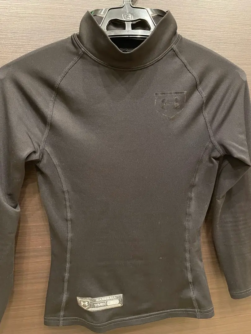 Thumbnail of Under Armour Black Long Sleeve Undershirt