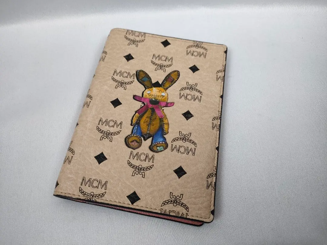 MCM パスポートケース Naokochaん様専用【美品】MCM パスポートケース - メルカリ