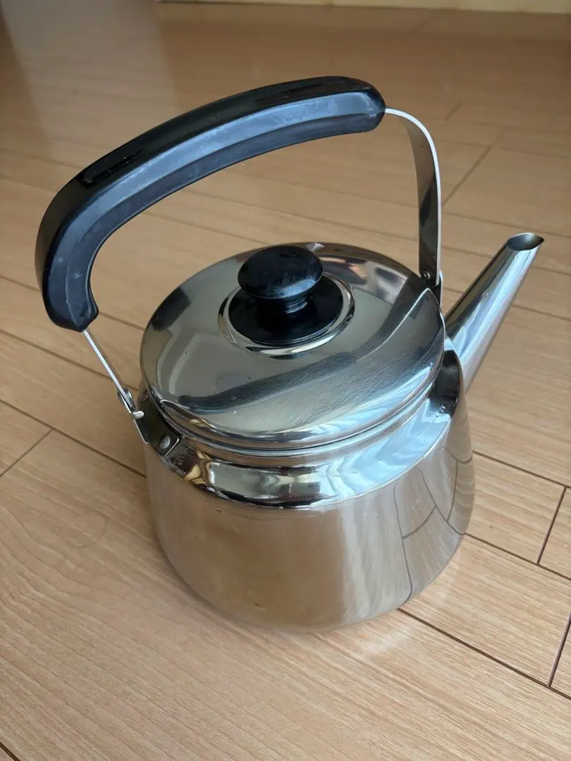 Thumbnail of Stainless steel kettle, medium size