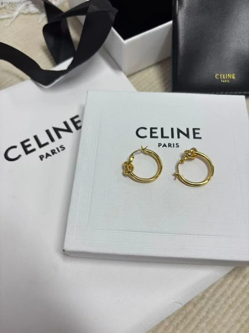 Thumbnail of Women's earrings, metal mark, elegant, beautiful condition