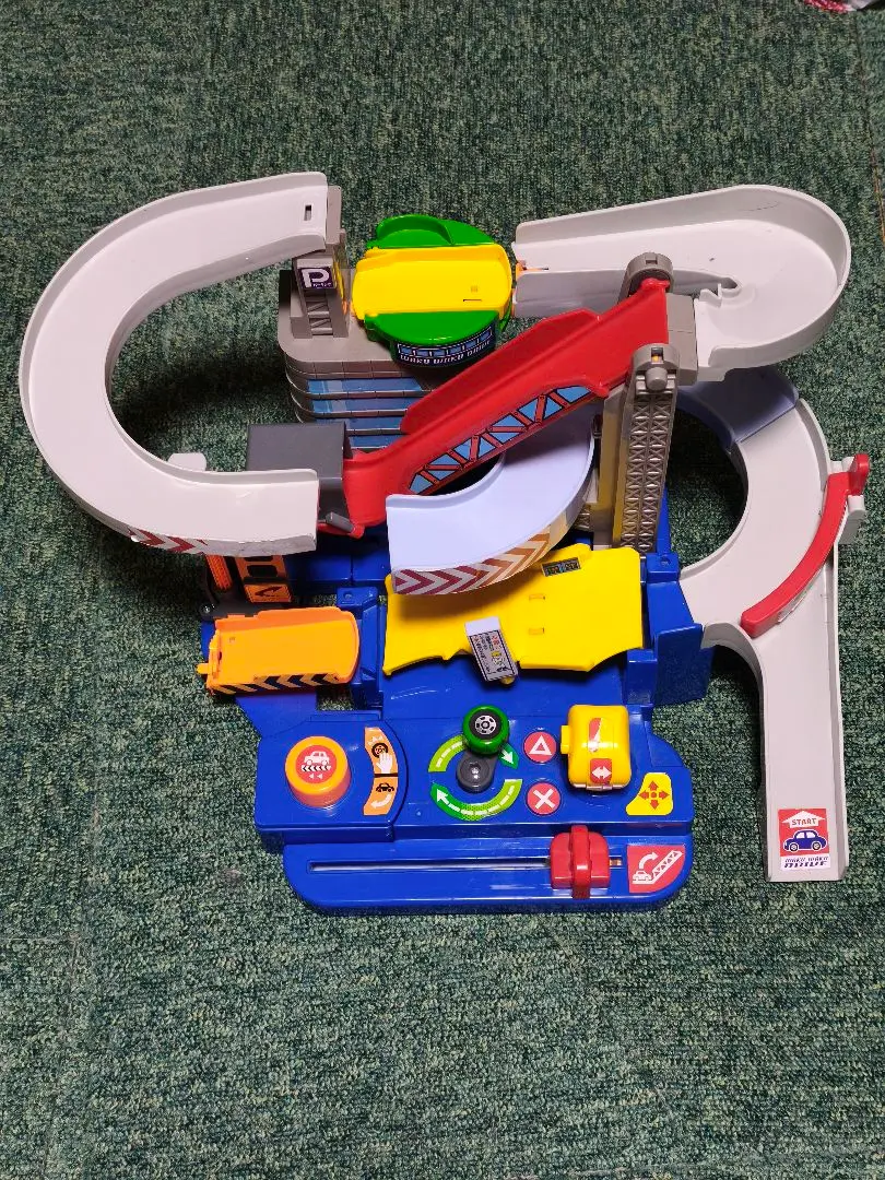 多美卡 歡樂駕駛 的縮圖