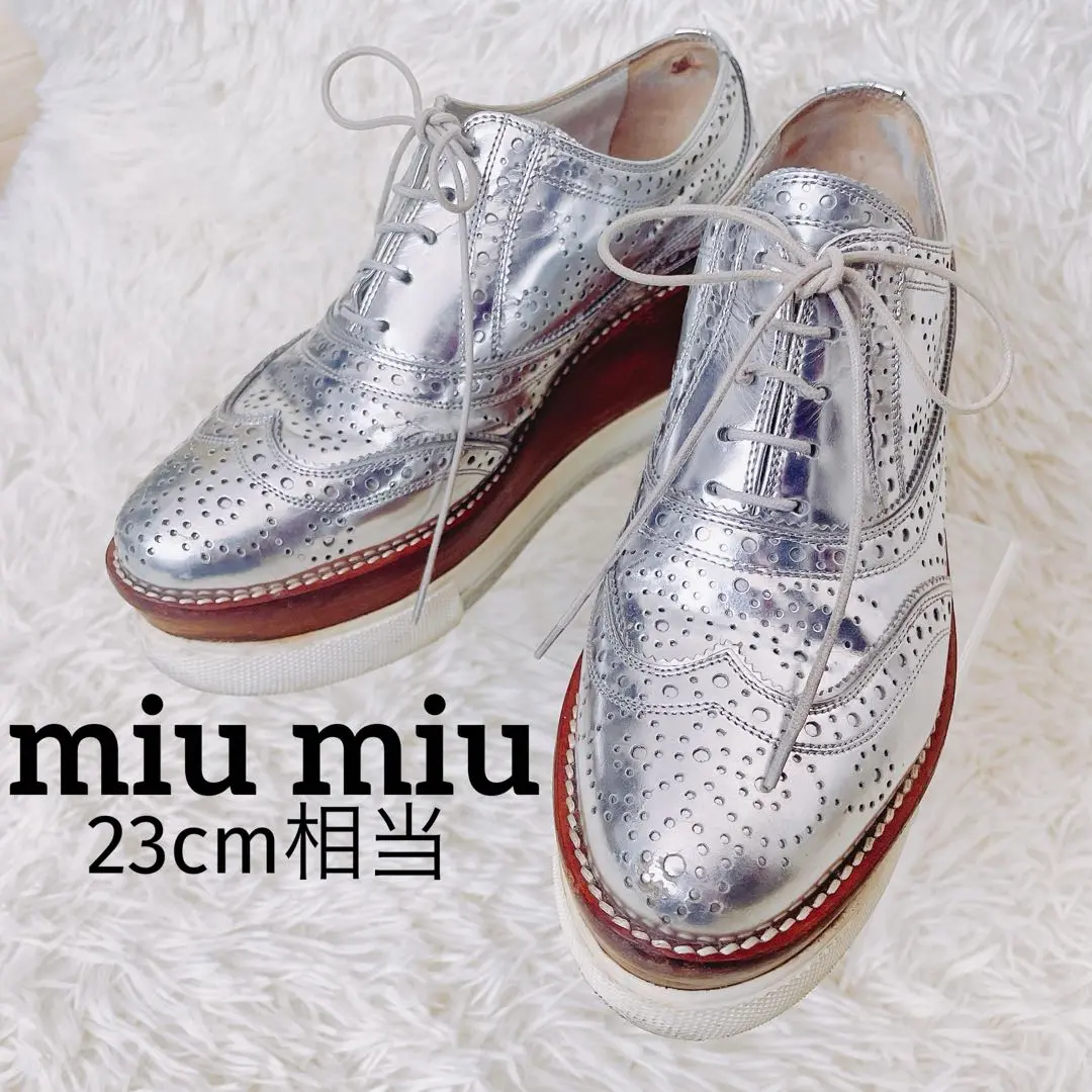 ミュウミュウ タッセルローファー ウイングチップ メダリオン ブラック レザー ミュウミュウ Miu Miu Church's×Miu Miu レザーシューズ 5E038E