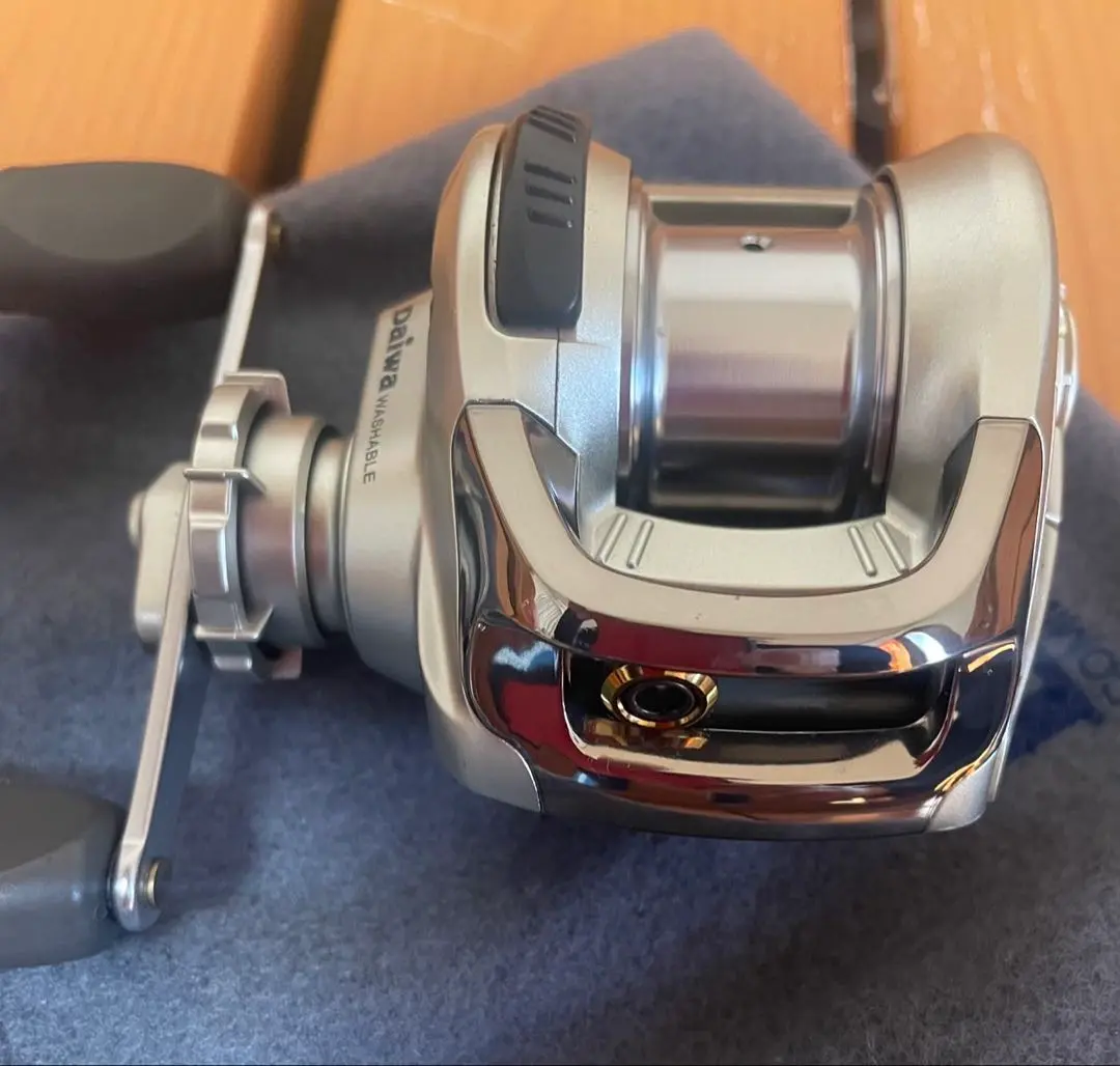 DAIWA CHINUCHASER HG 美品です Amazon | ダイワ(DAIWA) チヌチェイサーHG 細糸 イカダリール