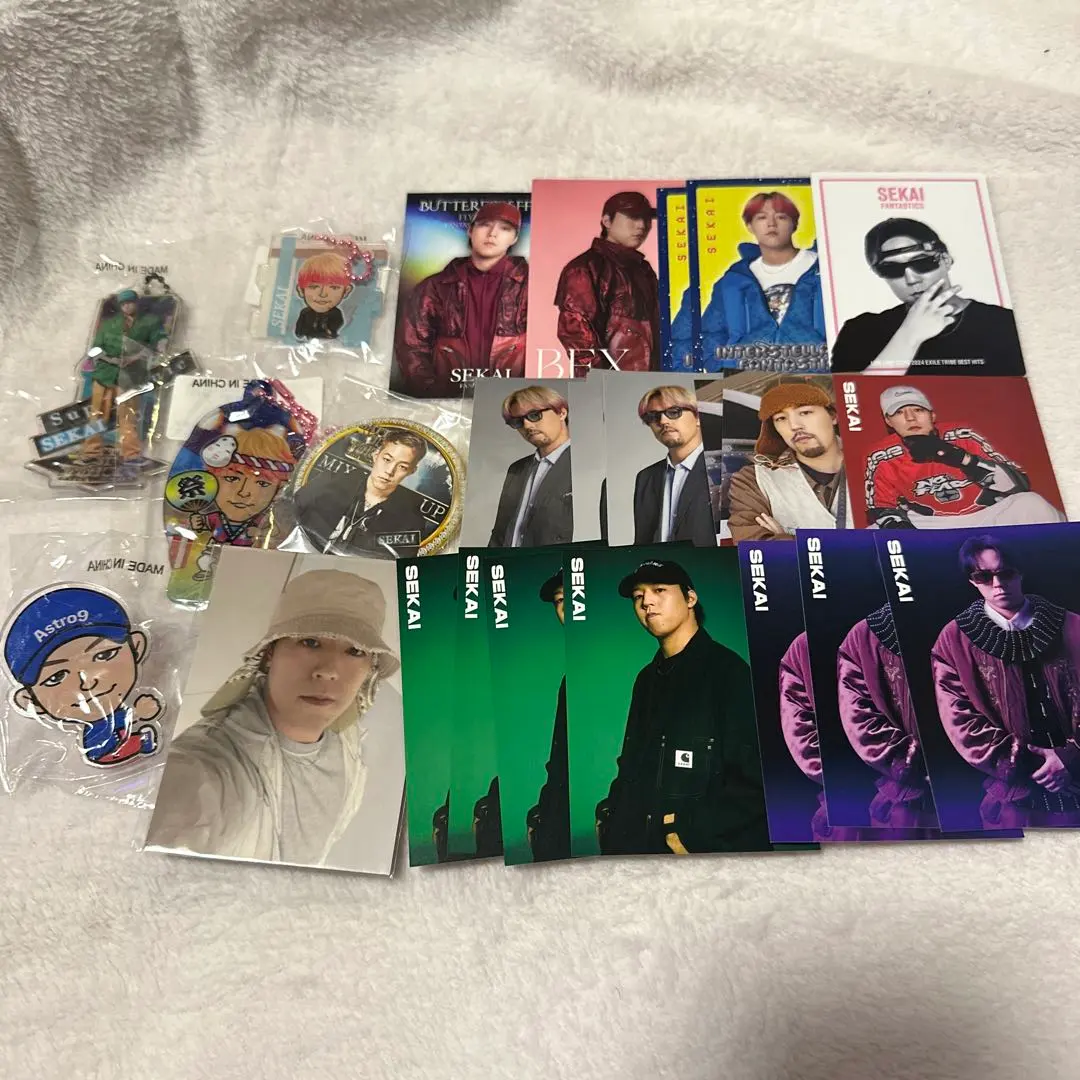 Thumbnail of World goods