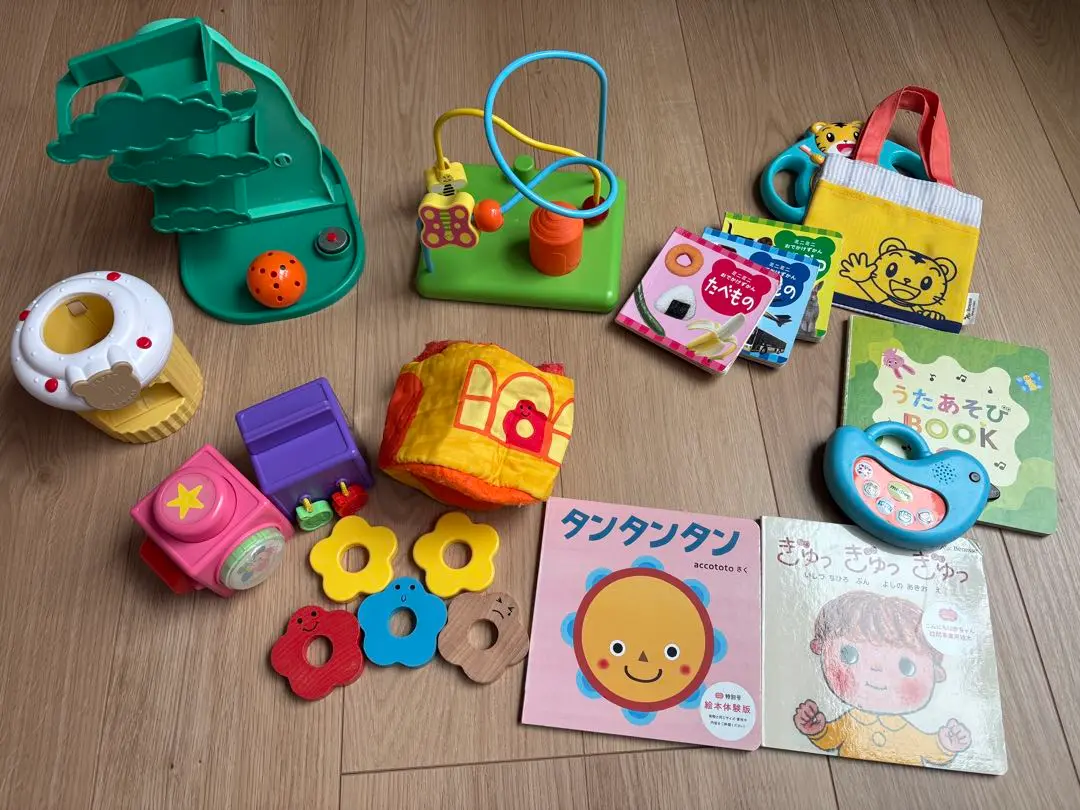 ana様　知育玩具、アンパンマンおもちゃ　ファミリア靴　うさぎロンパース　セット ana様知育玩具、アンパンマンおもちゃファミリア靴うさぎ