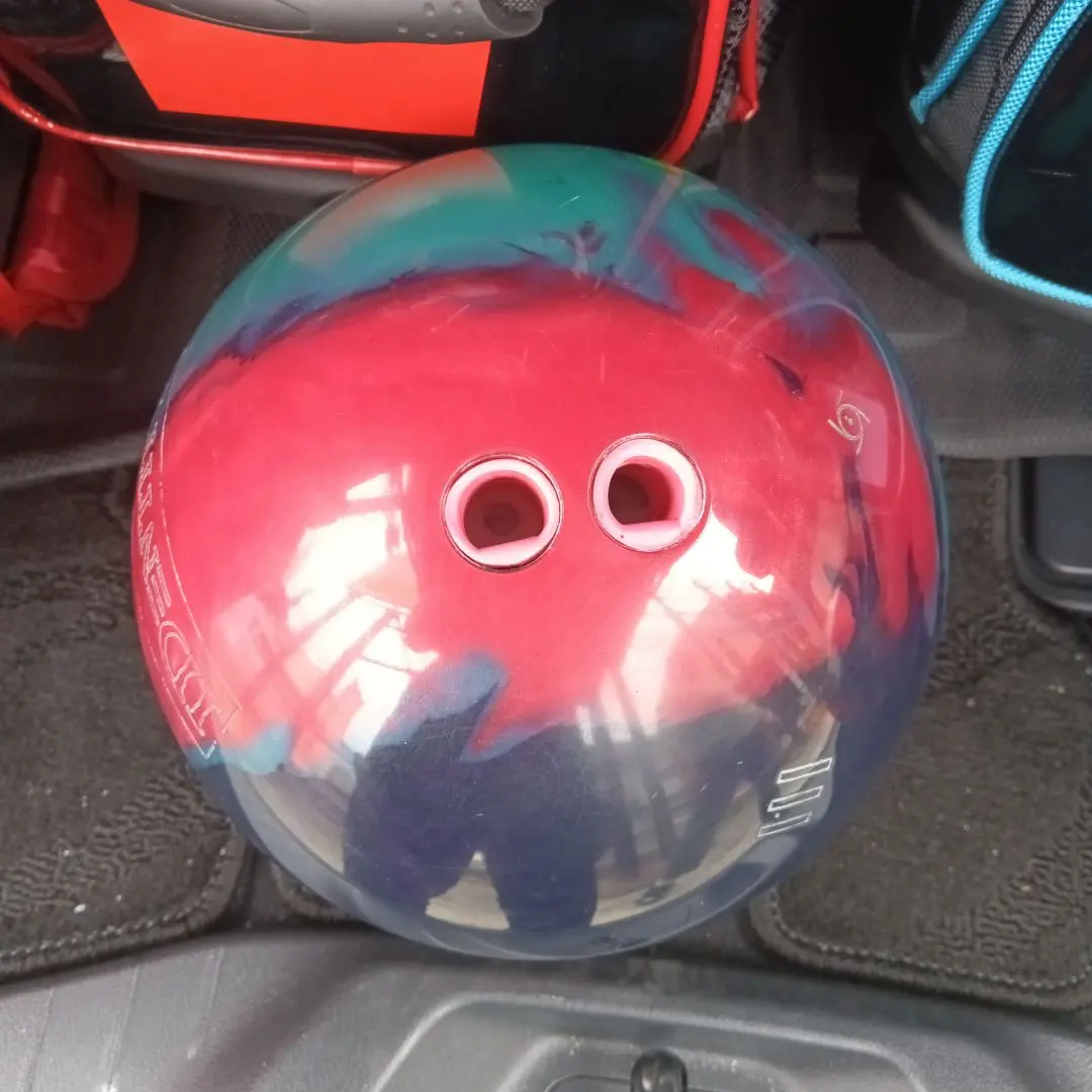 Thumbnail of Bowling ball IDENTITY Red Green 14 pounds