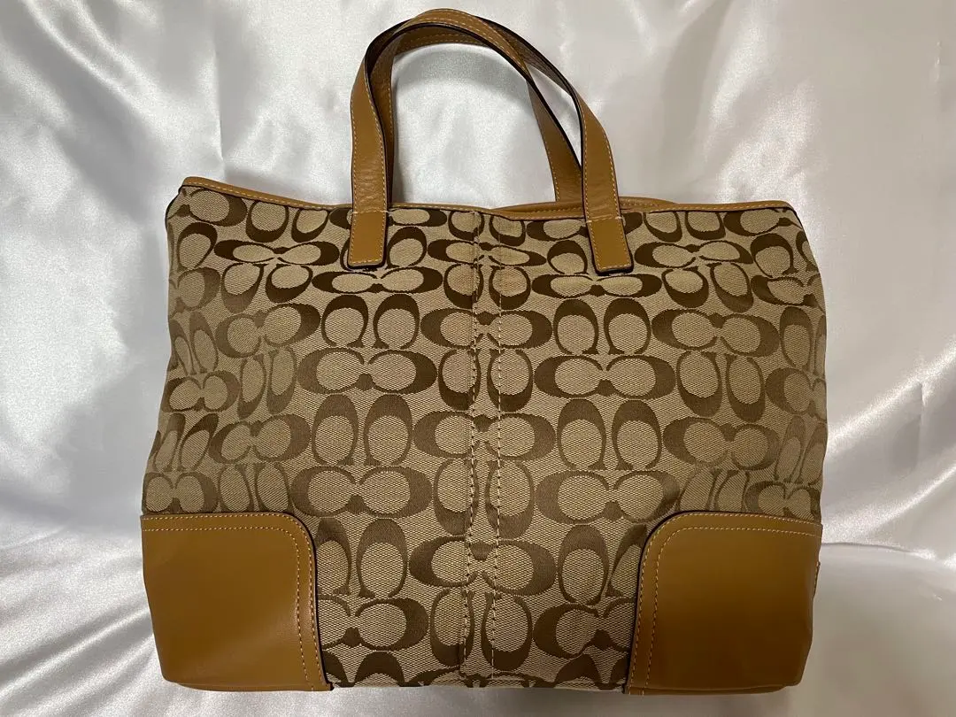 COACH 品牌標誌圖案托特包 米色/棕色 的縮圖