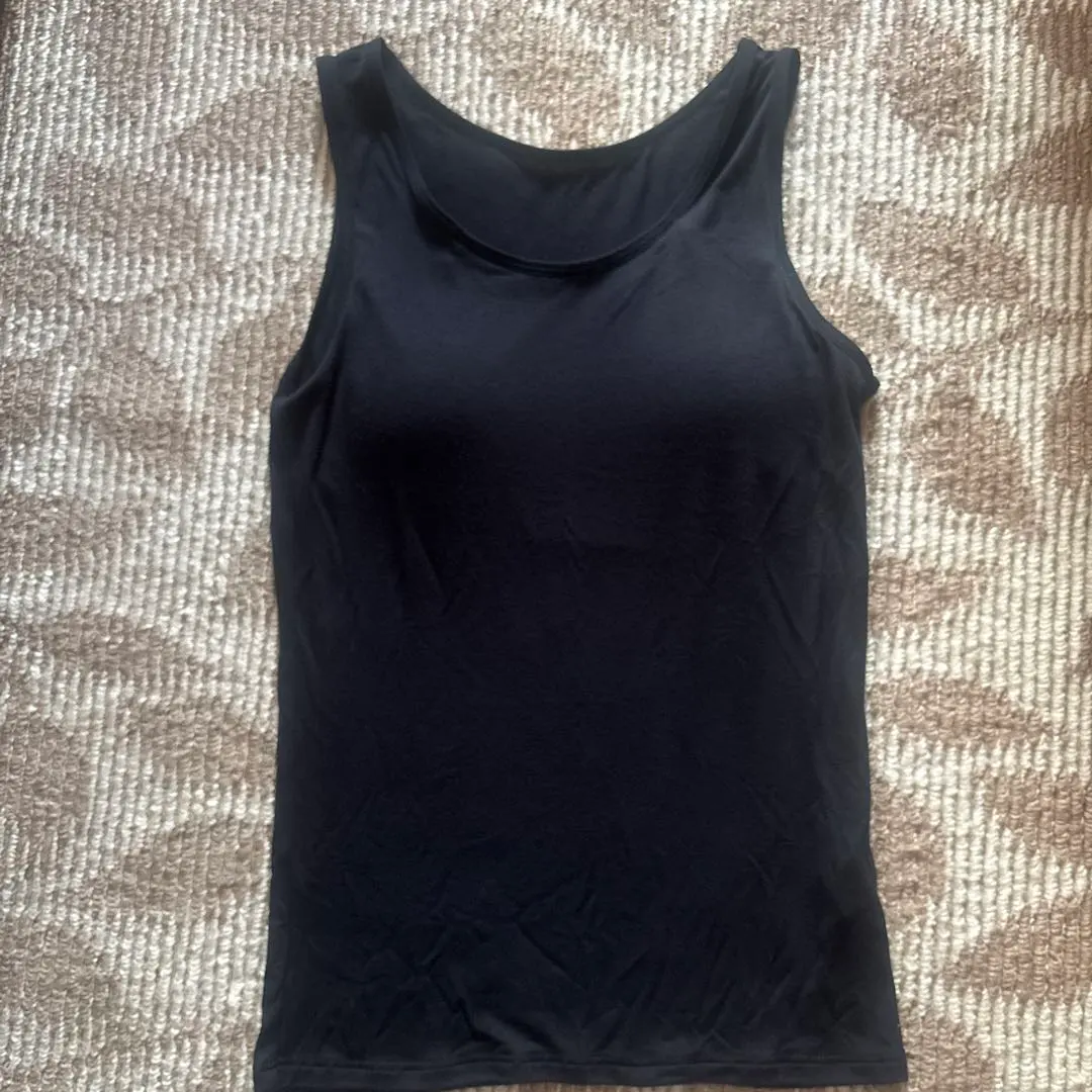 降價黑色附罩杯背心 彈性材質 的縮圖