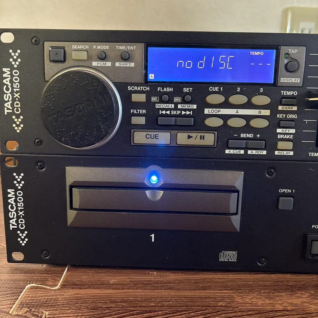 TASCAM CD-X1500 DJ機材 Tascam CD-X1500 Dual DJ CD Player
