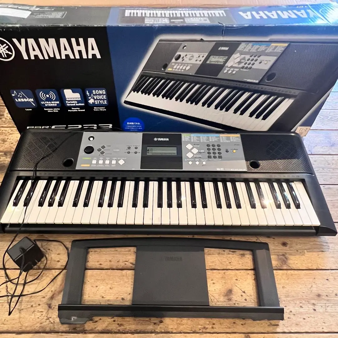 YAMAHA PSR- E233 使用少ない アダプタ、譜面台付 電子ピアノ YAMAHA PSR- E233 使用少ない アダプタ、譜面台付 電子ピアノ
