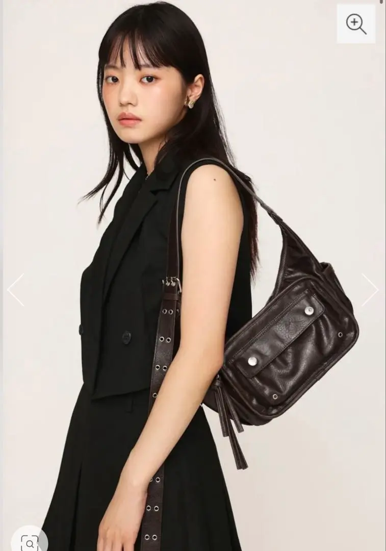 スライ　2WAY クロスボディバッグ　ショルダーバッグ　ブラック SLY（スライ）の「2WAY CROSSBODY BAG 2ウェイ クロス ボディ