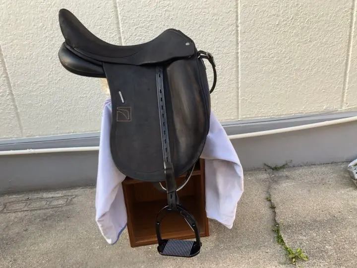 馬場鞍（シルデリック社製） シルデリック 馬場鞍DPL｜乗馬用品なら中江物産通販サイト