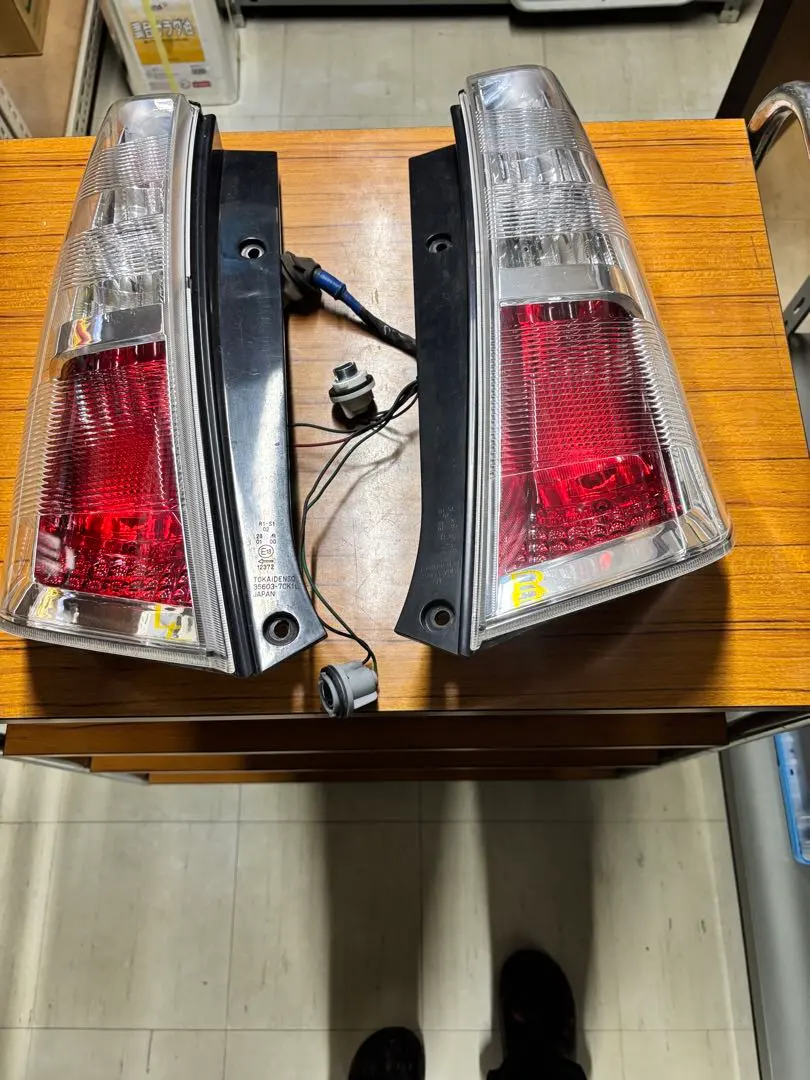 ワゴンRスティングレー Mh23s 純正テールランプ＆グリルセット ワゴンRスティングレー Mh23s 純正テールランプ＆グリルセット