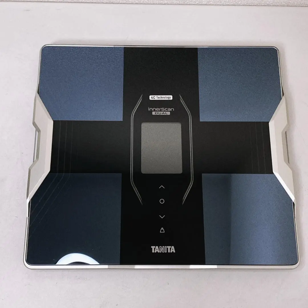 新品未使用自宅保管品!!　タニタ 【RD-917L】 4CTech搭載体組成計 デュアルタイプ体組成計 インナースキャンデュアル 180kg RD