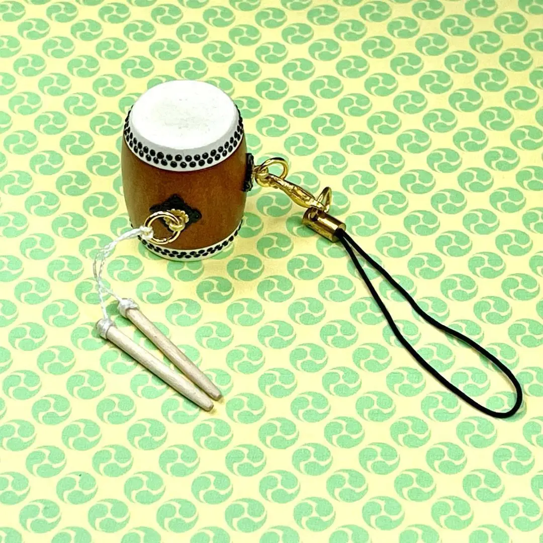 ミニ和太鼓　バチ　本格的太鼓　太鼓　台セット　記念品　装飾品 Amazon | 【音が良い】 太鼓 和太鼓 小太鼓 24cm 本格的 和太鼓