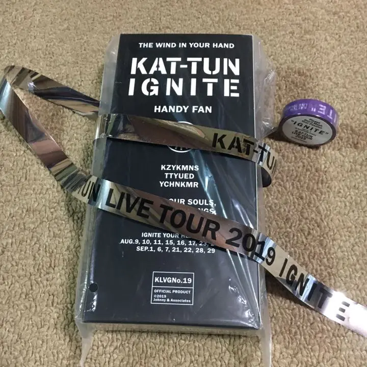 KAT-TUN - KAT-TUN LIVE TOUR 2019 ハンディファン マスキングテープ付 KAT-TUN LIVE TOUR 2019 IGNITE ハンディファン - メルカリ