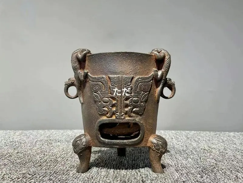 Thumbnail of Ironware, animal head charcoal stove, boiling tea kettle, tea ceremony utensils, decorative items, crafts, ornaments