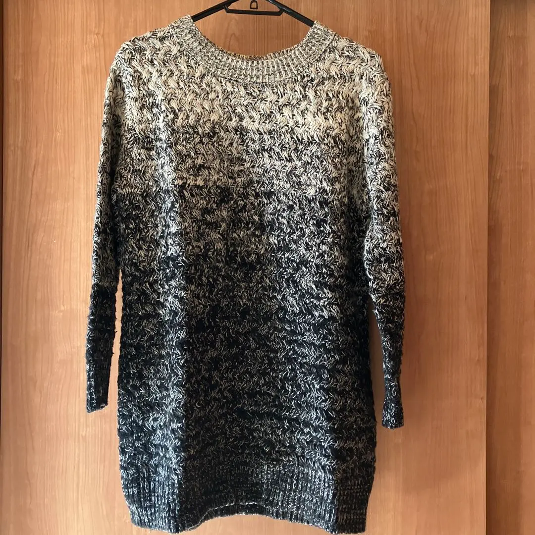 Thumbnail of Gradient long-sleeved knit sweater M