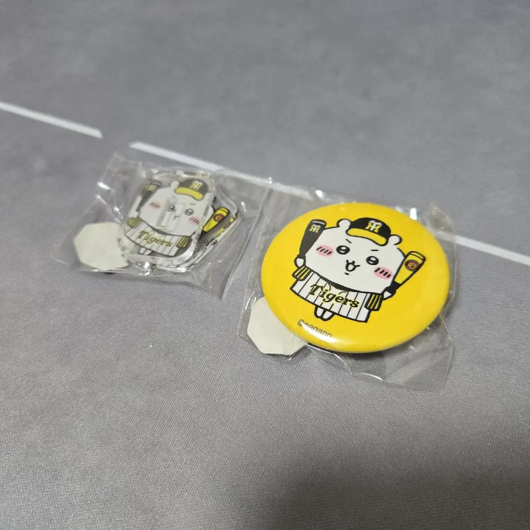 未開封 ちいかわ うさぎ ハチワレ 阪神タイガース コラボ 缶バッジ 2025年最新】ちいかわ 阪神の人気アイテム - メルカリ