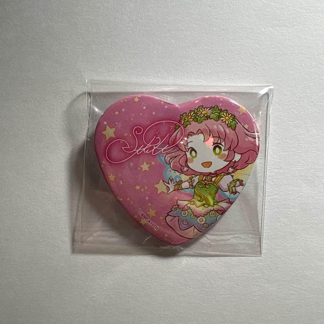 Thumbnail of Aikatsu! Great Costume Exhibition - Sakura Heart Tin Badge